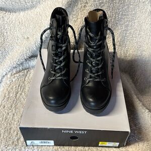 Nine West women size 7 1/2 style Quona black